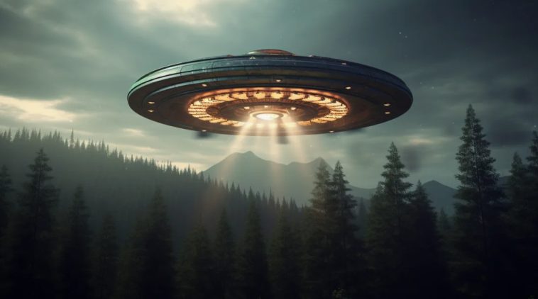 OVNI. A lit flying saucer at night in the sky above a forest.